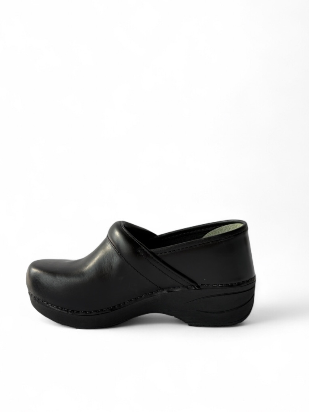 Dansko XP 2.0 Black LeatherWaterproof Pull Up Clog - Picture 7 of 8